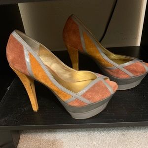 Jessica Simpson pumps